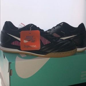 Nike x Supreme GATO Qs - Black